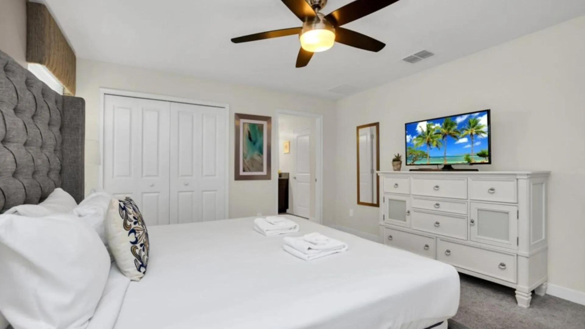 Modern 4 Bedroom Near Shopping 6335 Villa *