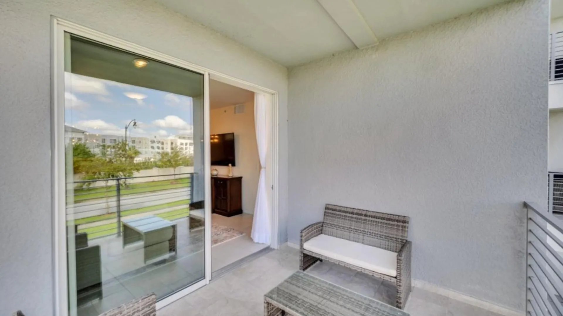 Villa Chic Urban Oasis With 3 Bedrooms 6333 Kissimmee