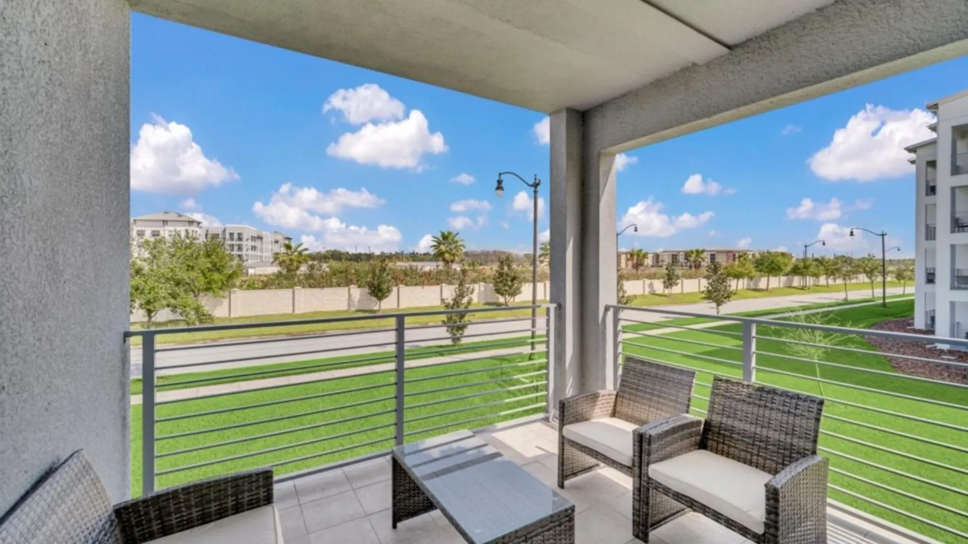 Chic Urban Oasis With 3 Bedrooms 6333