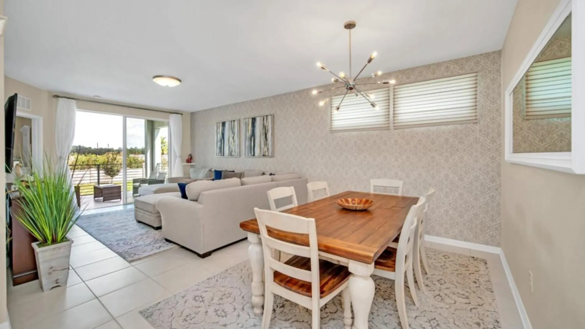 Chic Urban Oasis With 3 Bedrooms 6333 Villa