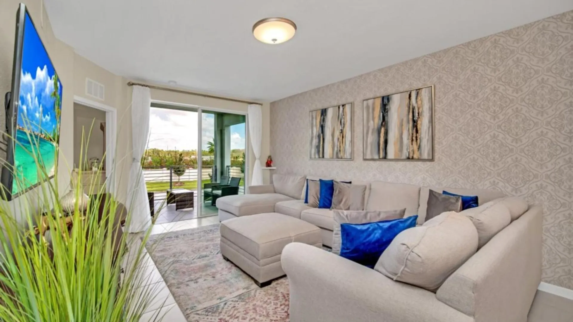 Chic Urban Oasis With 3 Bedrooms 6333
