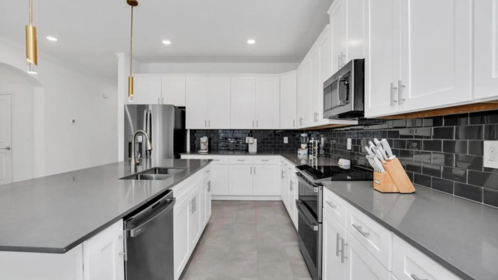 Private Oasis: 6 Bedroom Retreat 6327 Villa Kissimmee
