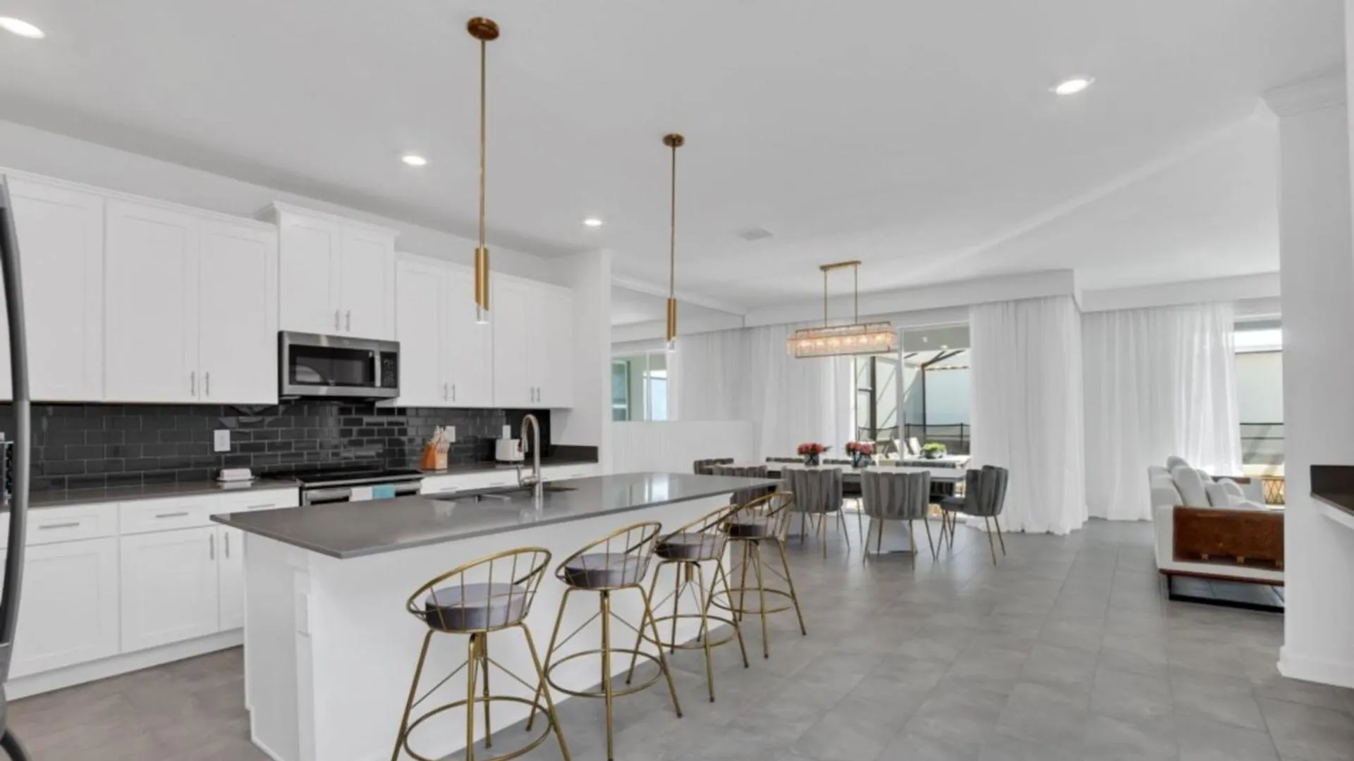 Private Oasis: 6 Bedroom Retreat 6327 Kissimmee