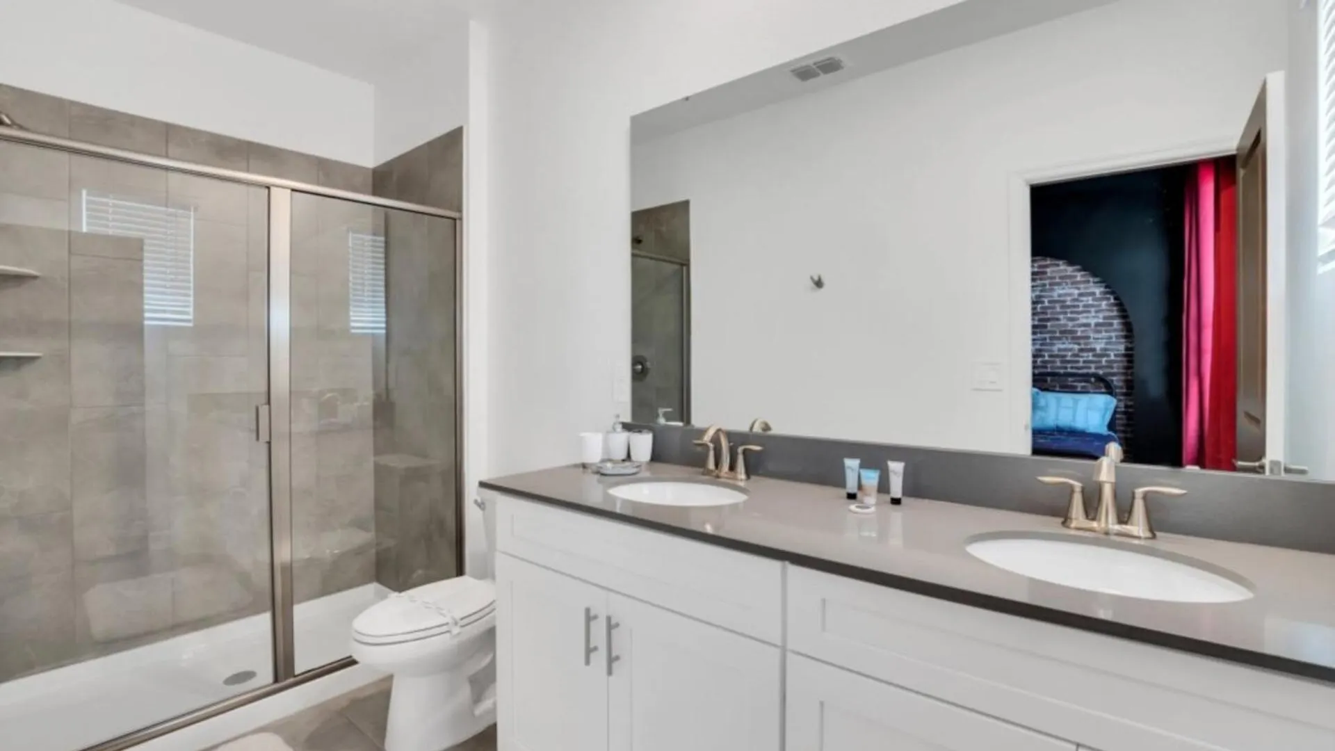 Villa Private Oasis: 6 Bedroom Retreat 6327