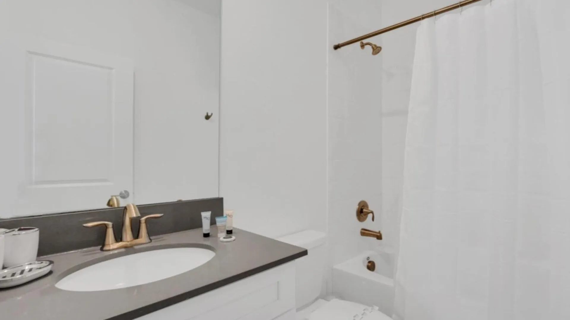 Villa Private Oasis: 6 Bedroom Retreat 6327