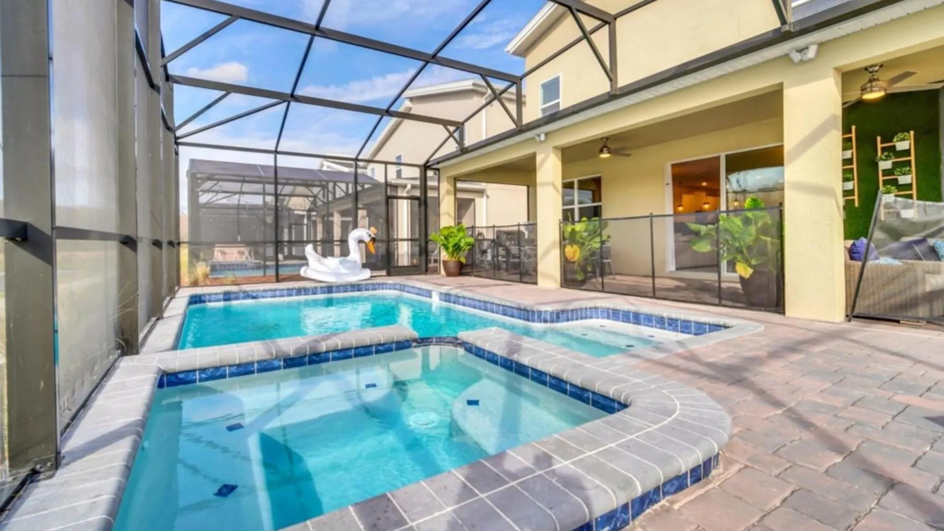 Family-friendly With 9 Bedrooms 6317