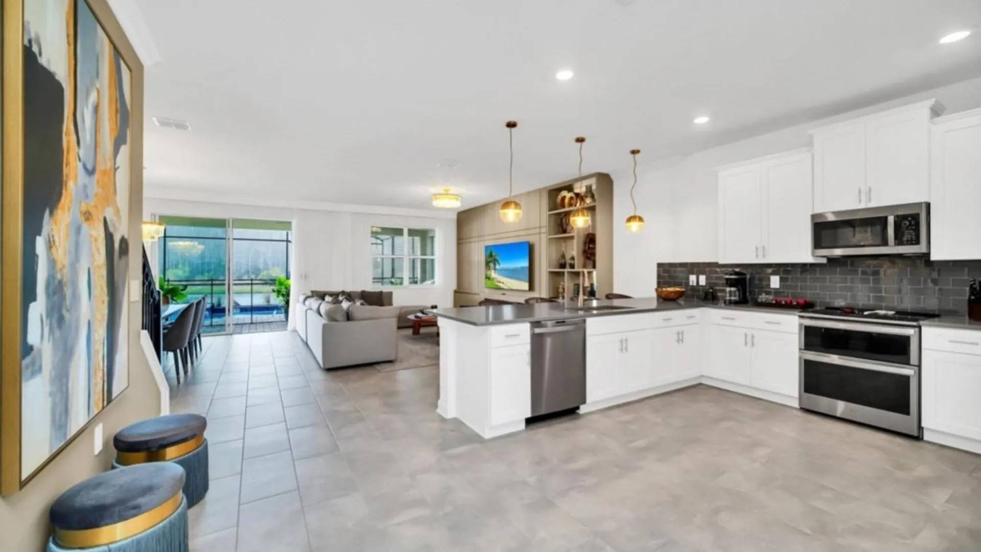 Family-friendly With 9 Bedrooms 6317