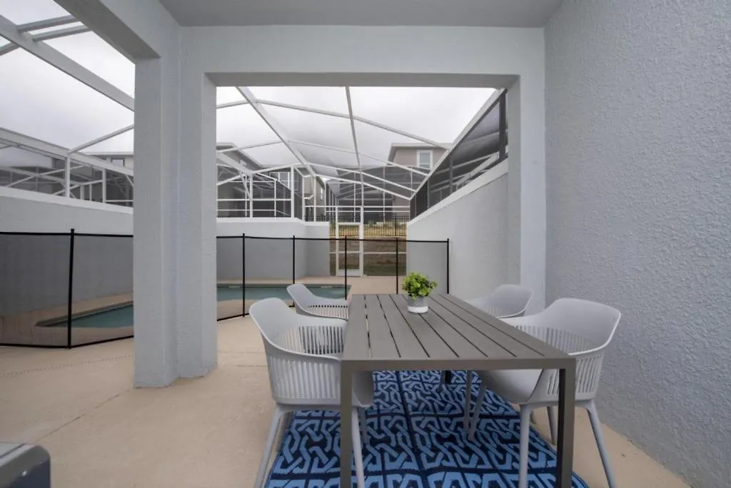Luxury 4 Bedroom 3 Bath Pool 267