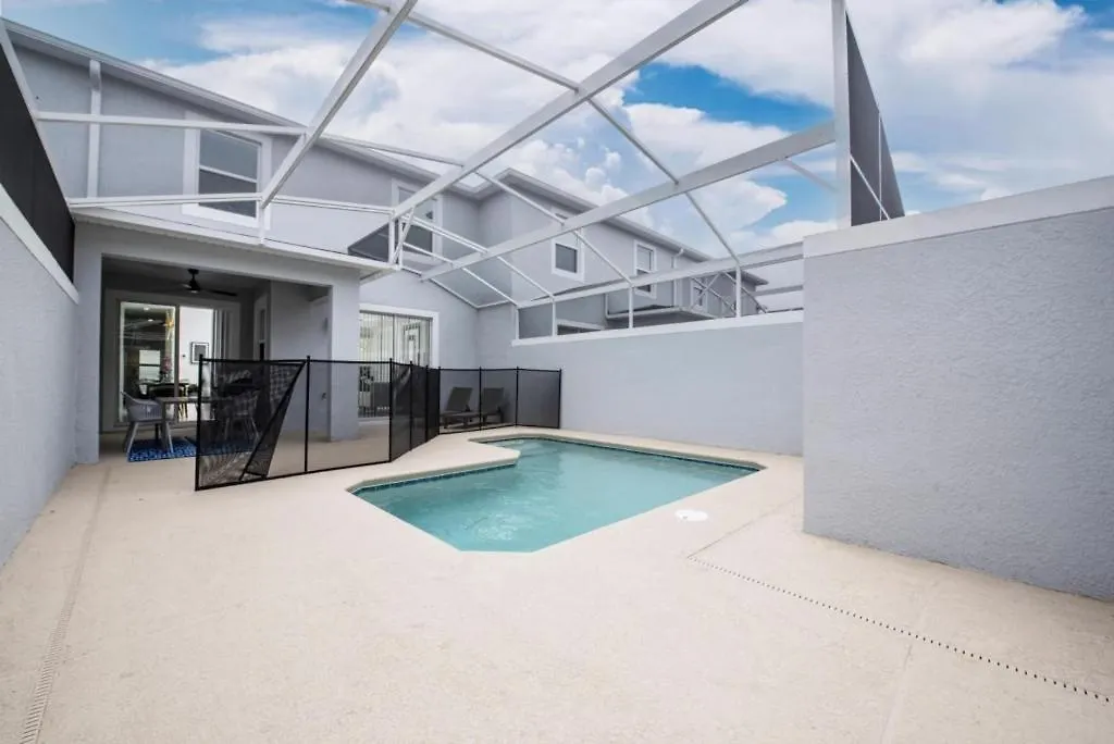 Holiday home Luxury 4 Bedroom 3 Bath Pool 267