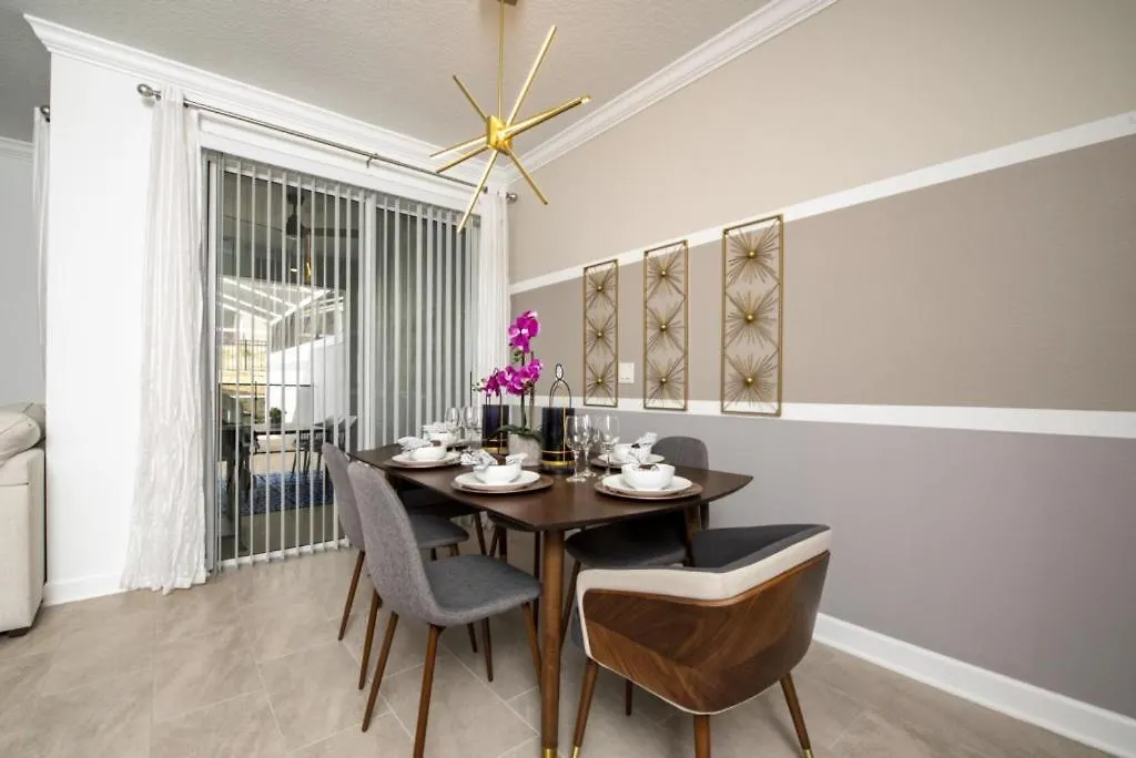 Luxury 4 Bedroom 3 Bath Pool 267 Holiday home