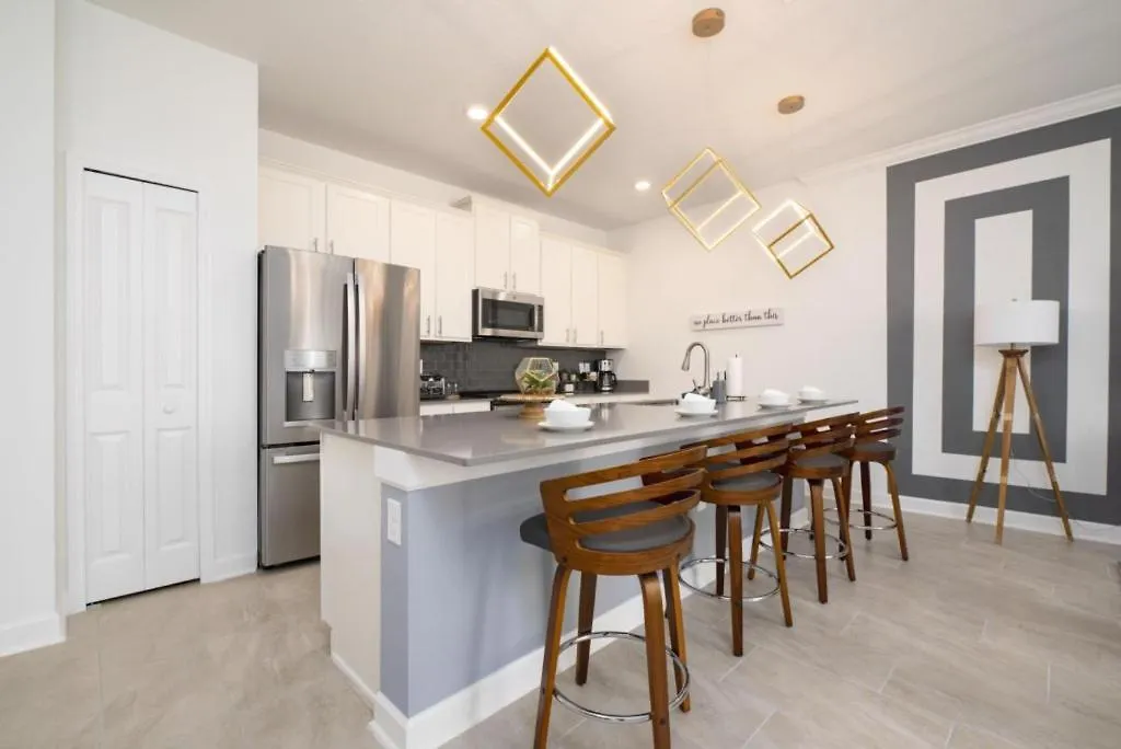 Holiday home Luxury 4 Bedroom 3 Bath Pool 267 *