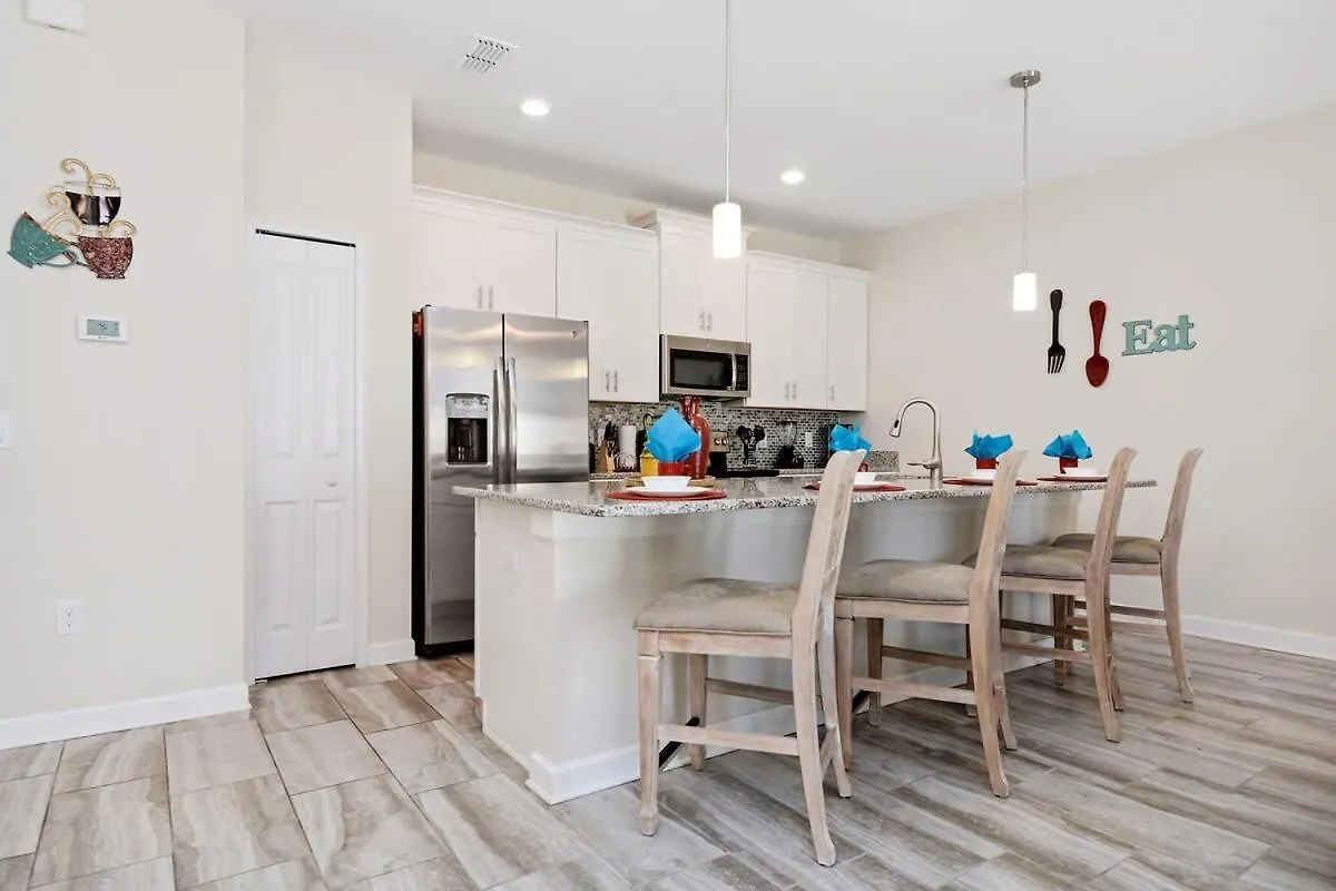 Four Bedrooms With Pool 3079 Holiday home *