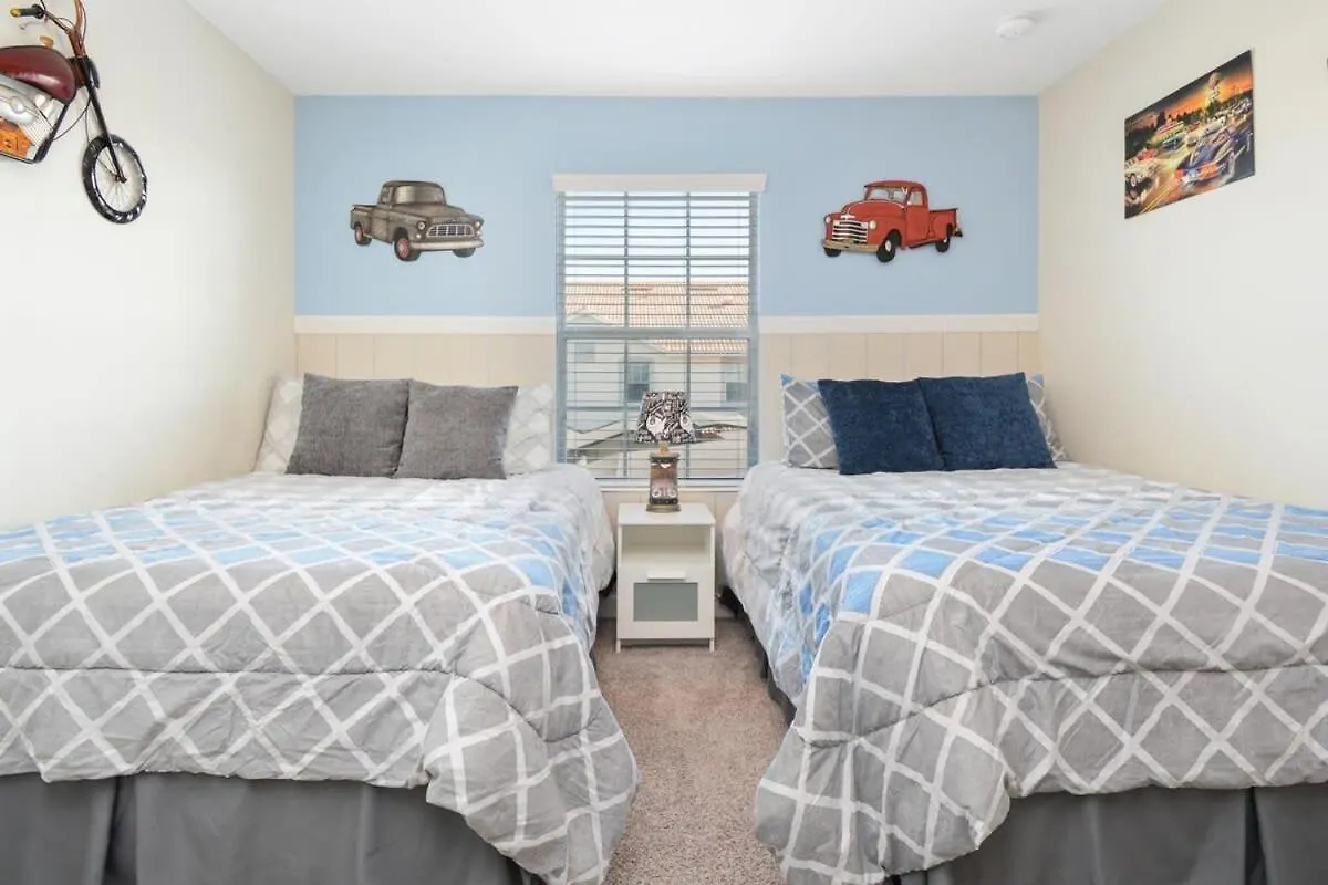 Four Bedrooms With Pool 3079