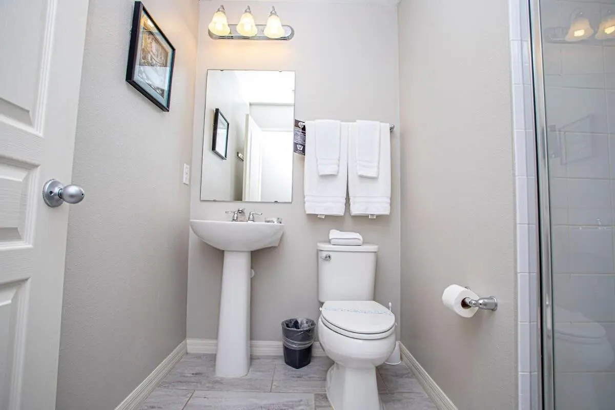 Four Bedrooms Townhome 5108k Holiday home