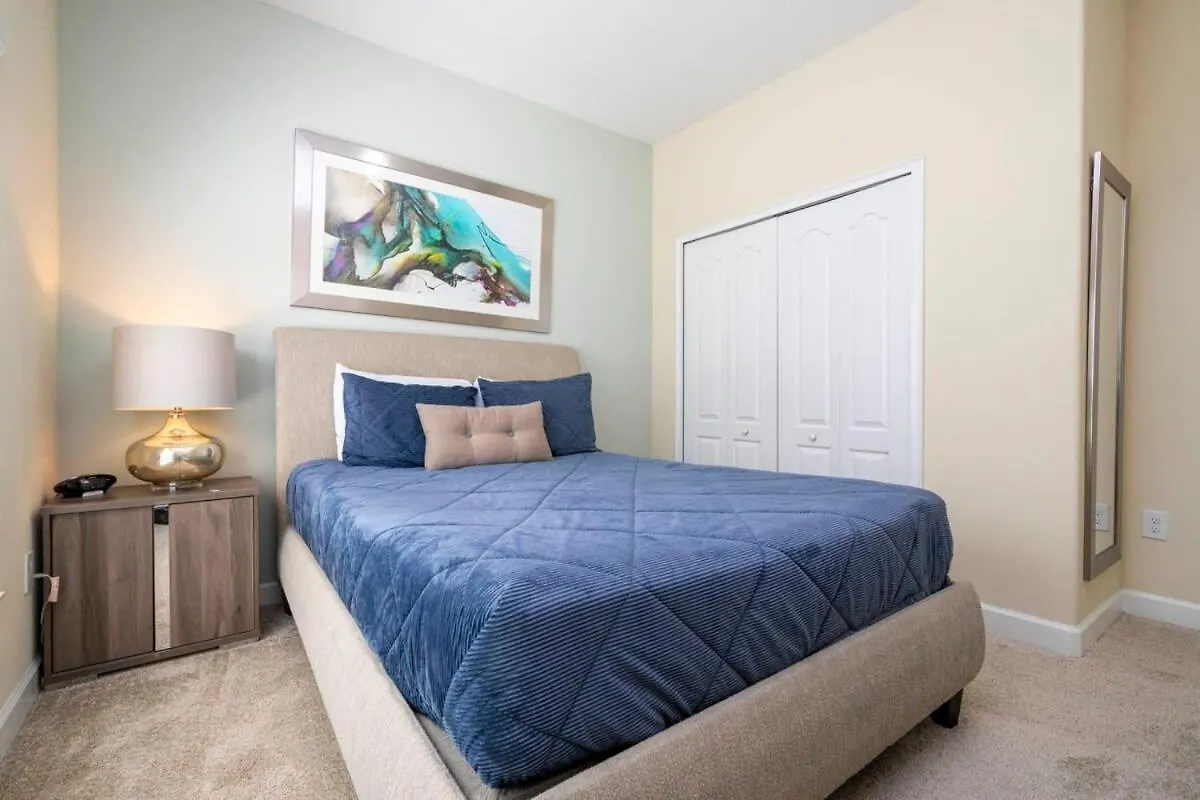 Five Bedrooms Townhome With Pool 4849