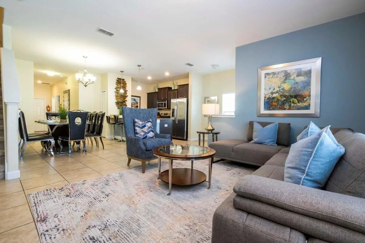 Five Bedrooms Townhome With Pool 4849