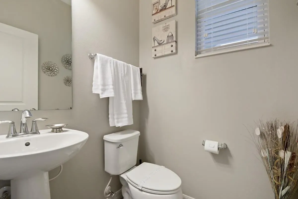 Four Bedrooms Townhome 5128