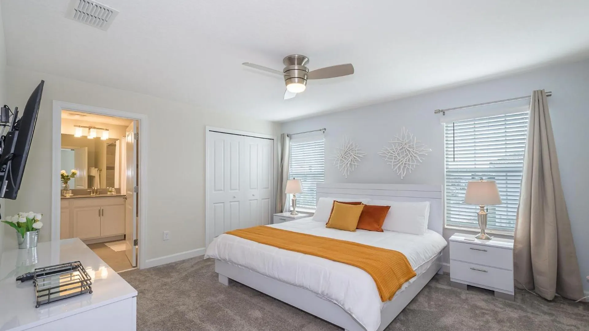 4999dm Townhouse 4 Bedrooms & 3 Bathrooms + Pool Kissimmee