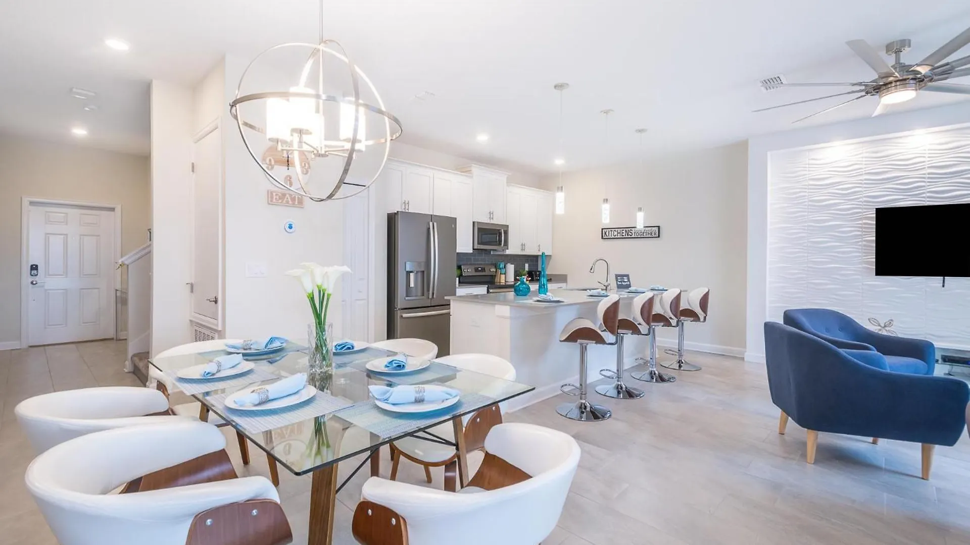 4999dm Townhouse 4 Bedrooms & 3 Bathrooms + Pool