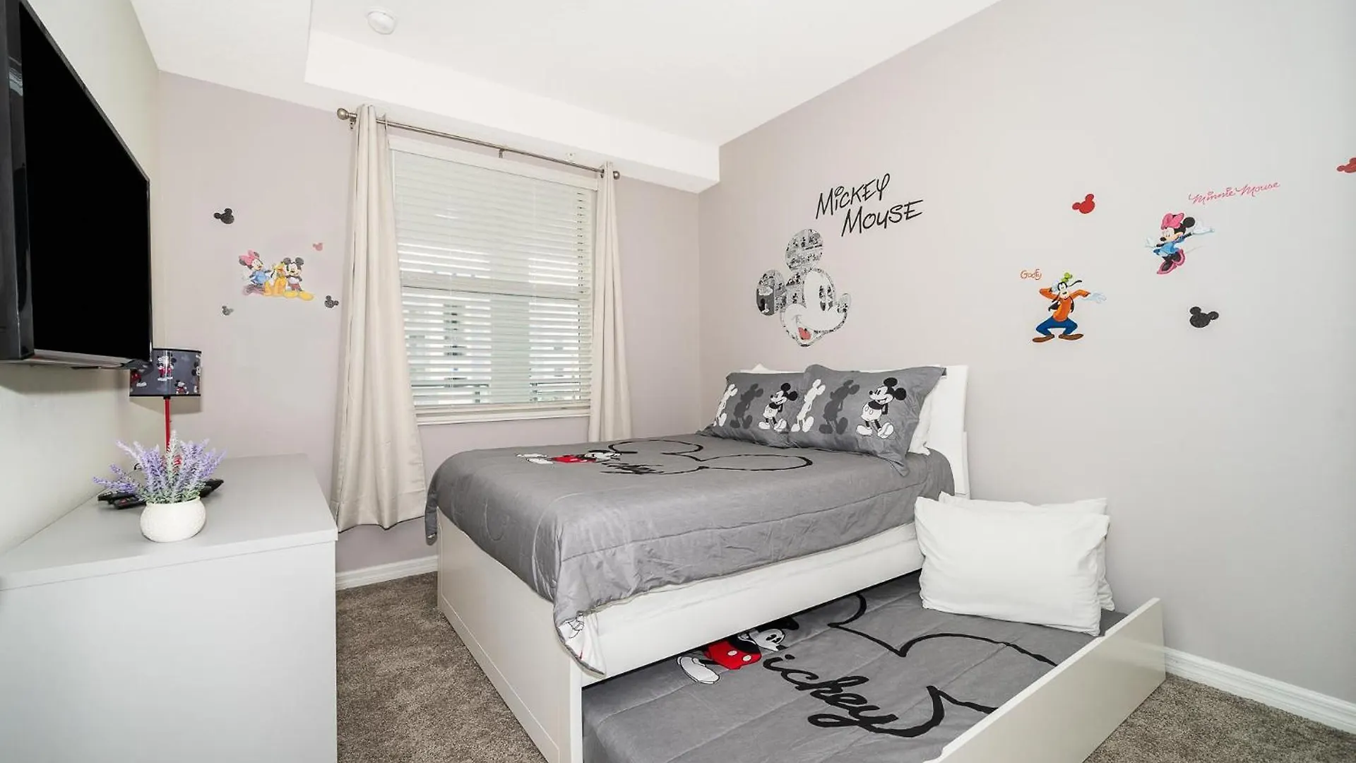 3120-206dr Storey Lake, 2/2 Garden View Apartment *