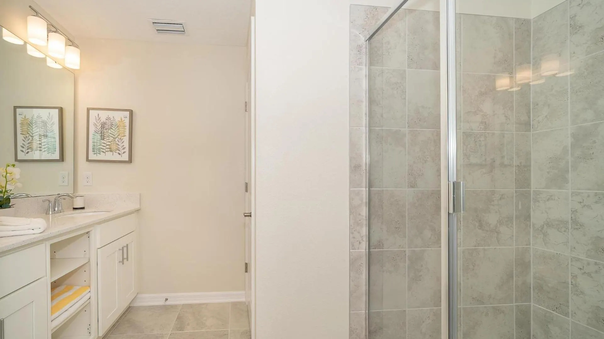 3120-206dr Storey Lake, 2/2 Garden View Apartment *