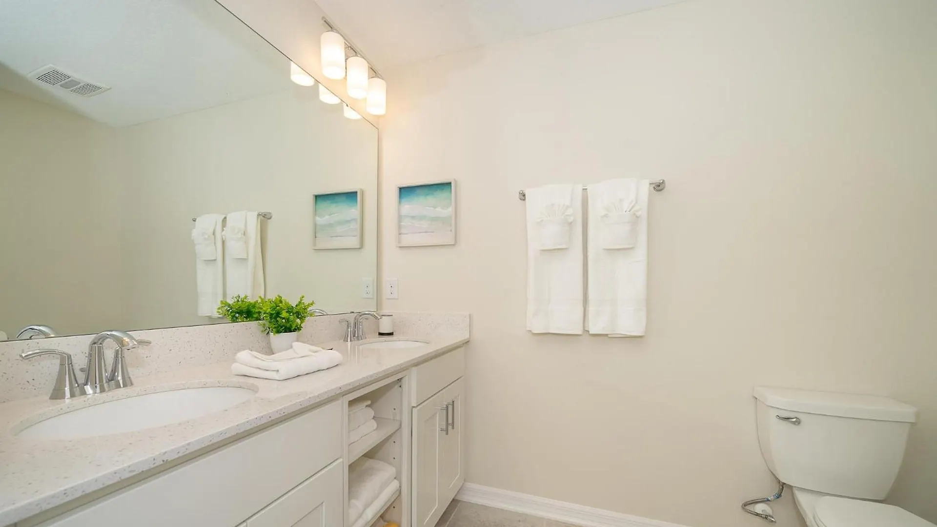 3120-206dr Storey Lake, 2/2 Garden View Apartment *