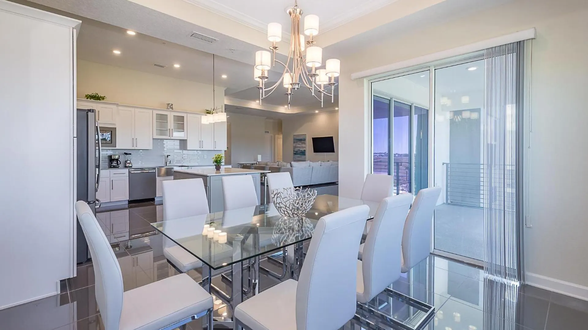 4731-401jg Penthouse 4 Beds/3 Baths *