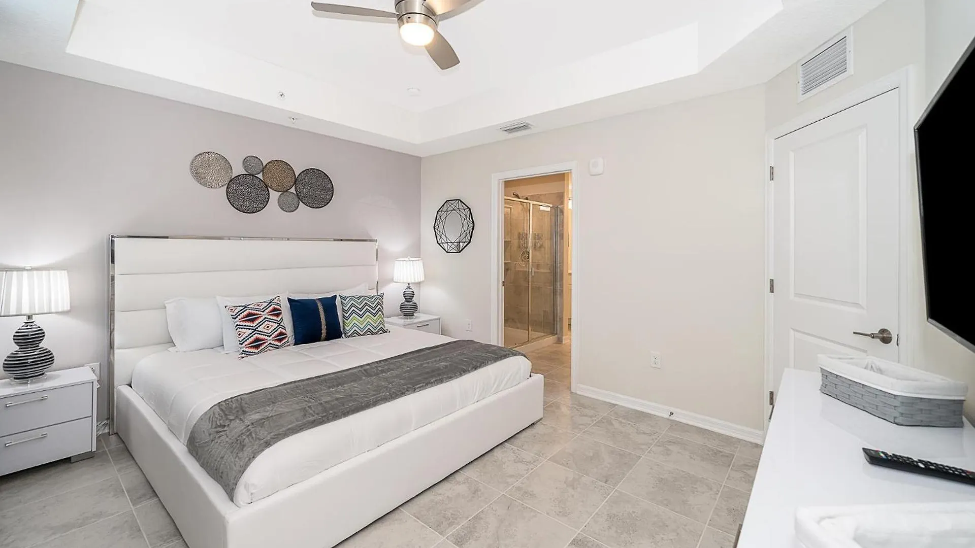 3180-201jb Storey Lake, 3/2 Garden View *