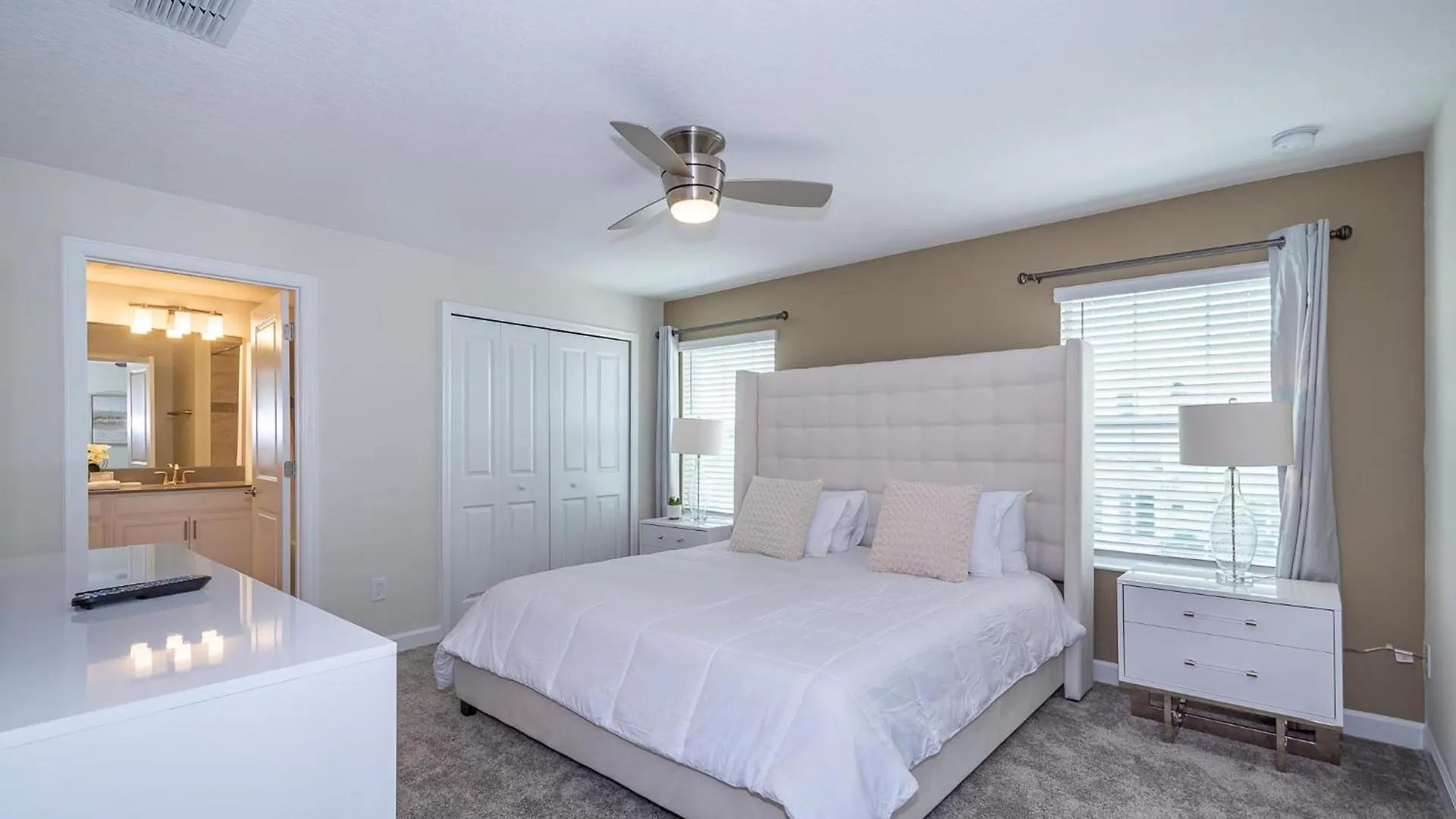 Holiday home 4809am Townhouse 4 Bedrooms & 3 Bathrooms + Pool *