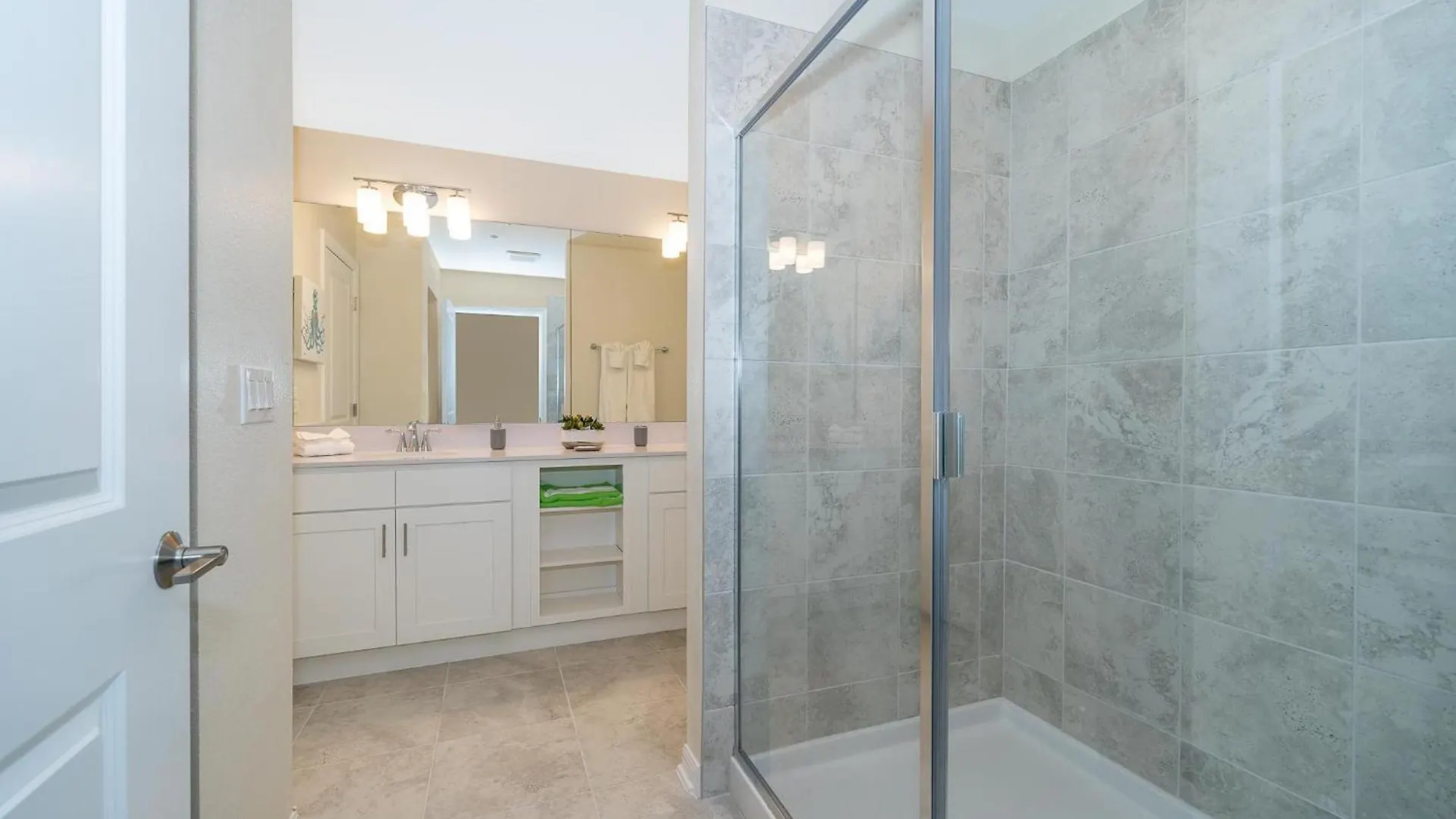 3150-308br Storey Lake, 3/2 Pool View *