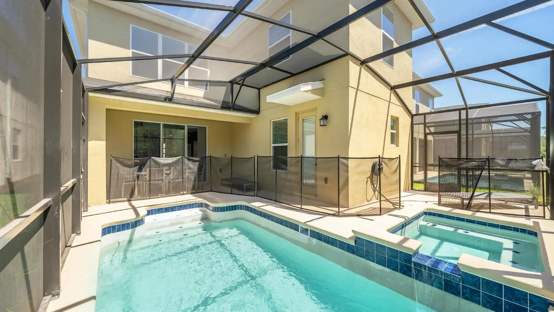 2769rp 5 Bed/5 Ba *
