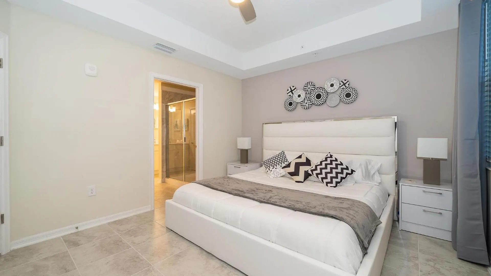 3150-308br Storey Lake, 3/2 Pool View * Kissimmee