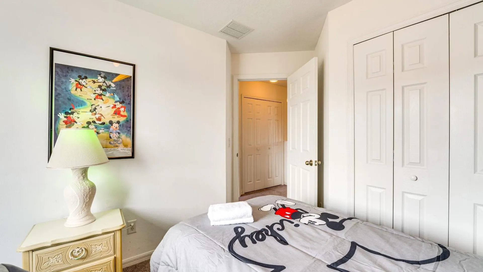 Holiday home Townhome With Lanai And Pool Access About 10 Mi To Disney!