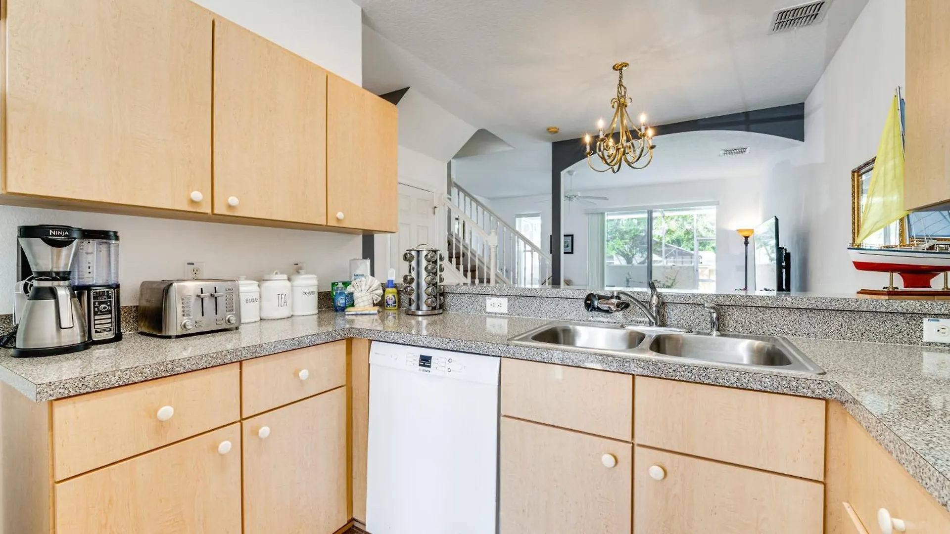 Holiday home Townhome With Lanai And Pool Access About 10 Mi To Disney! *