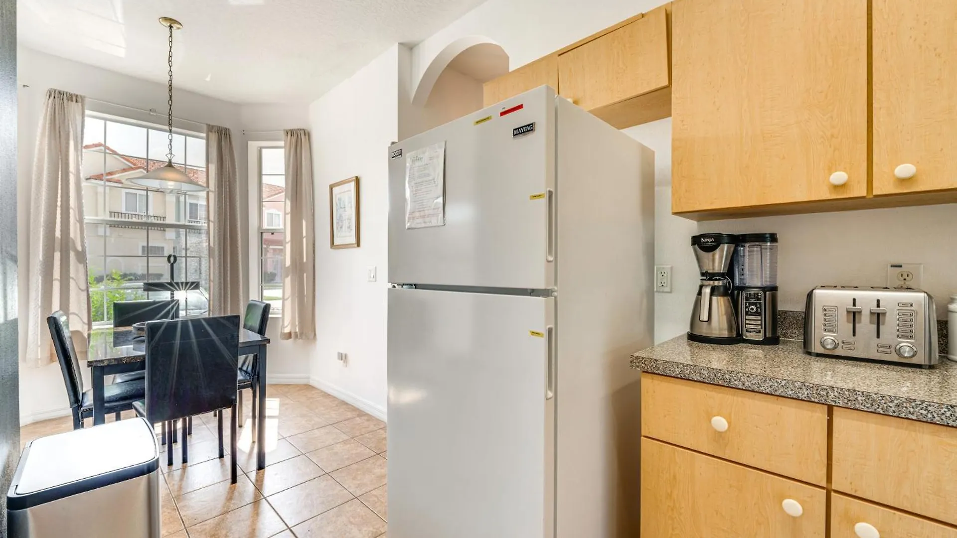Townhome With Lanai And Pool Access About 10 Mi To Disney! Holiday home Kissimmee