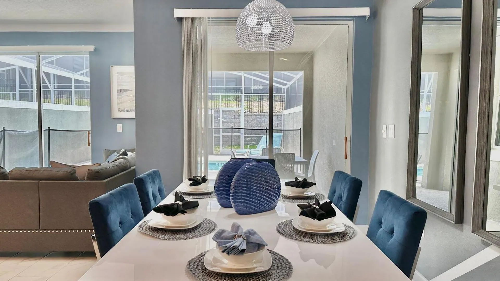 Holiday home Luxury 4 Bedroom 3 Bath Pool 237 *