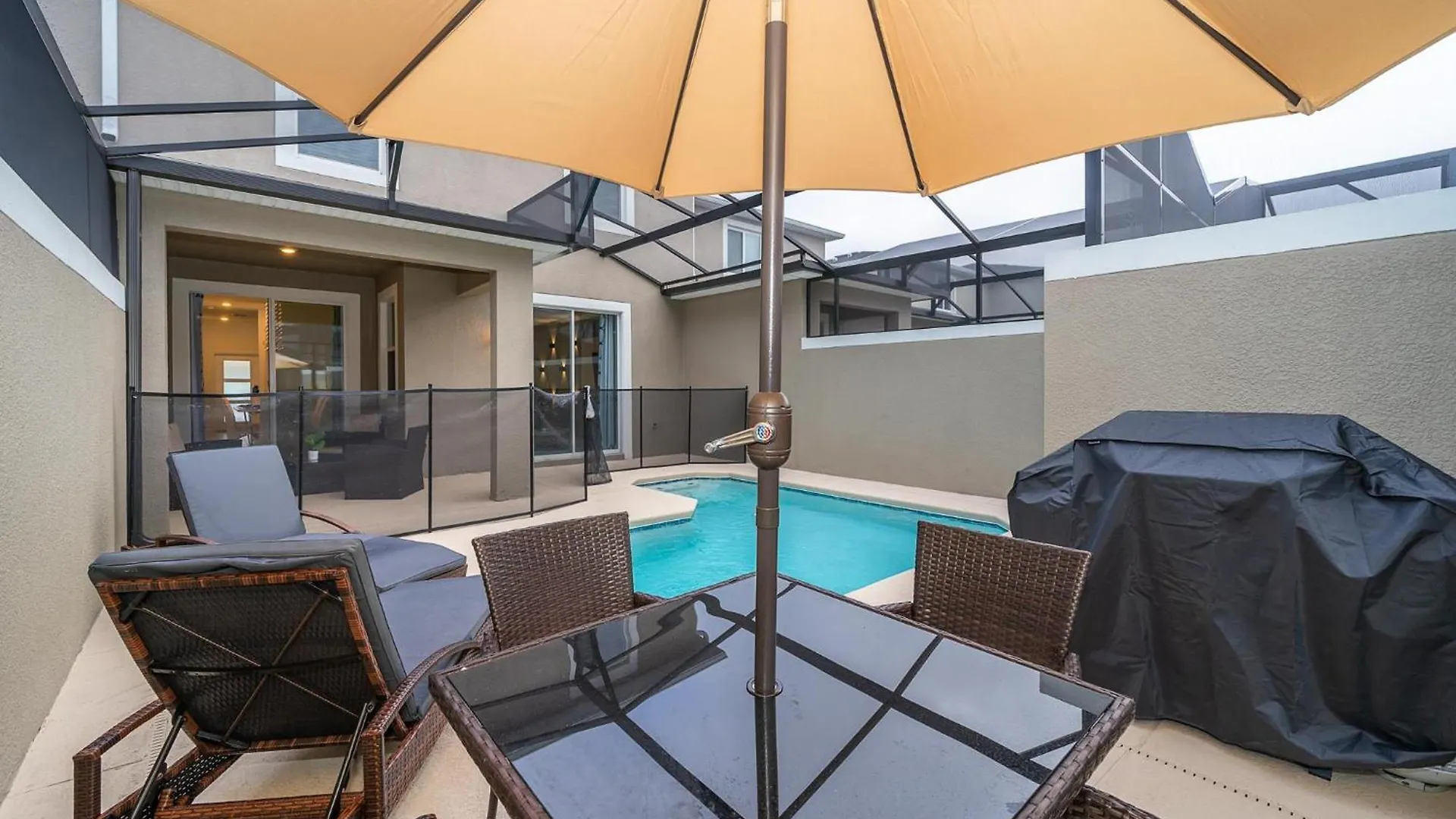 4202mc Townhouse 4 Bedrooms & 3 Bathrooms + Pool 基西米