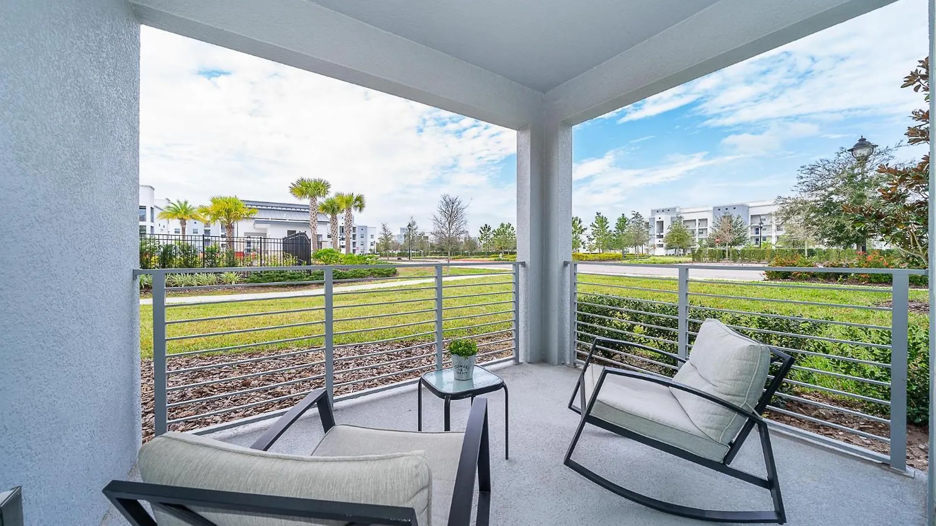 3180-108kr Storey Lake, 3/2 Garden View