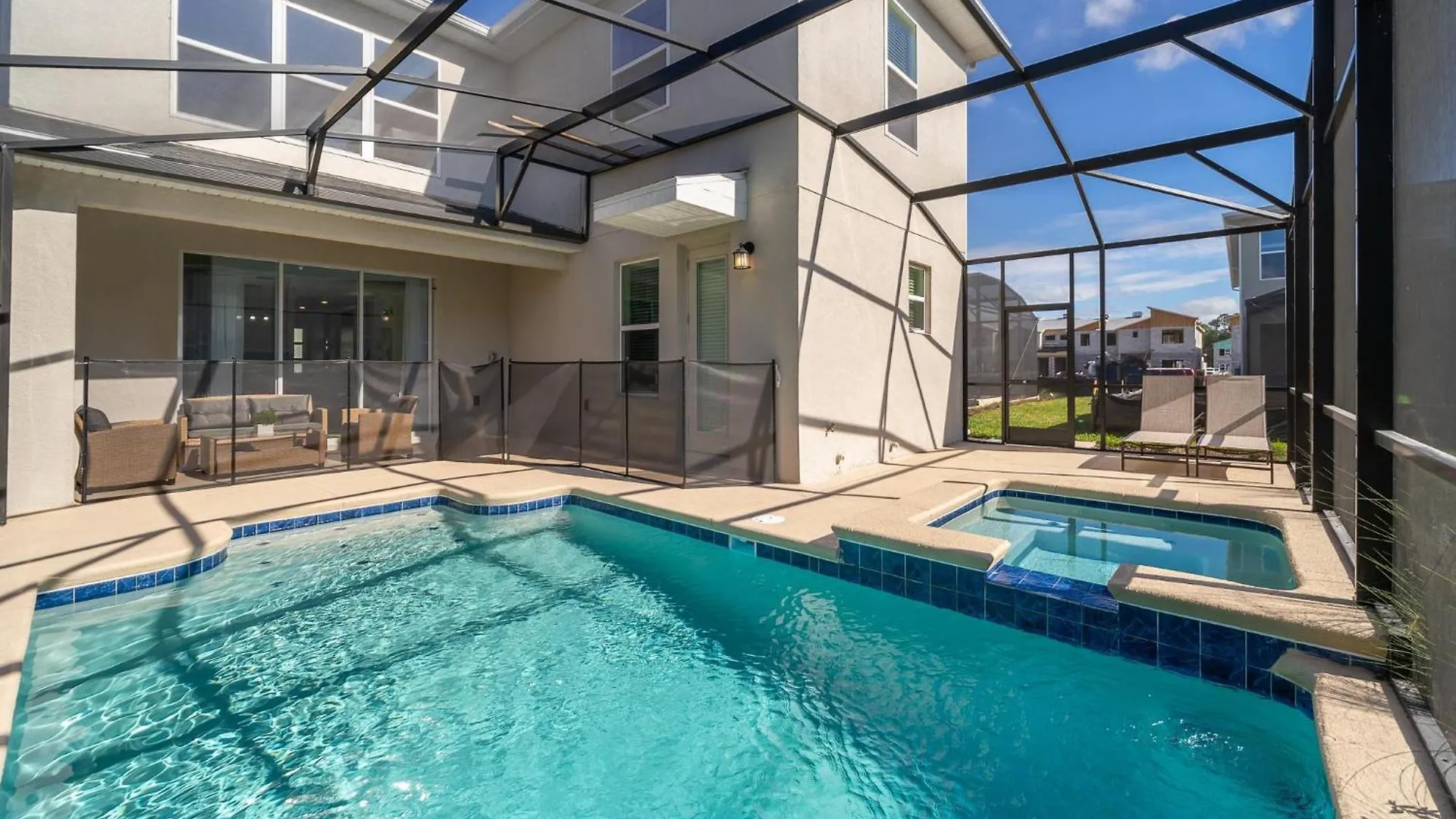 4338jc 5 Bed/5 Ba *