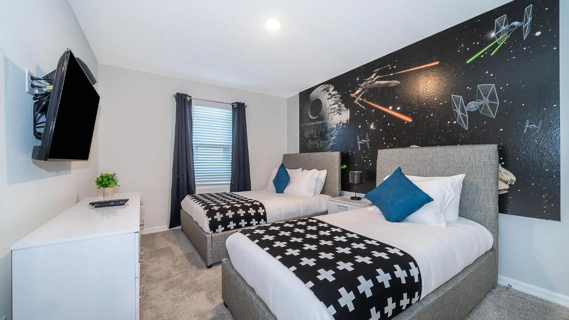 1802al Townhouse 5 Bed/4.5 Ba