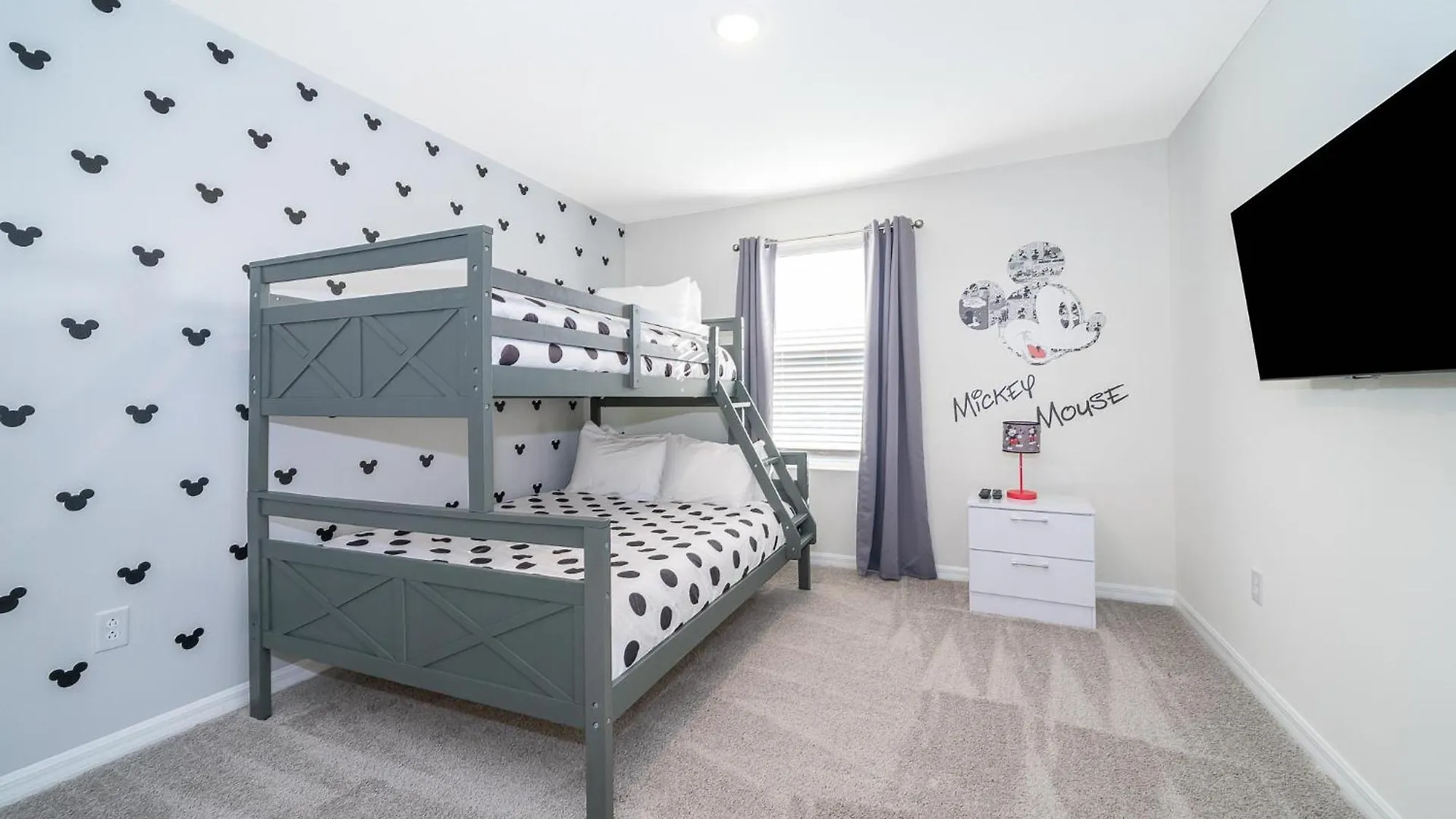 2040ma 7 Bed/6.5 Ba *