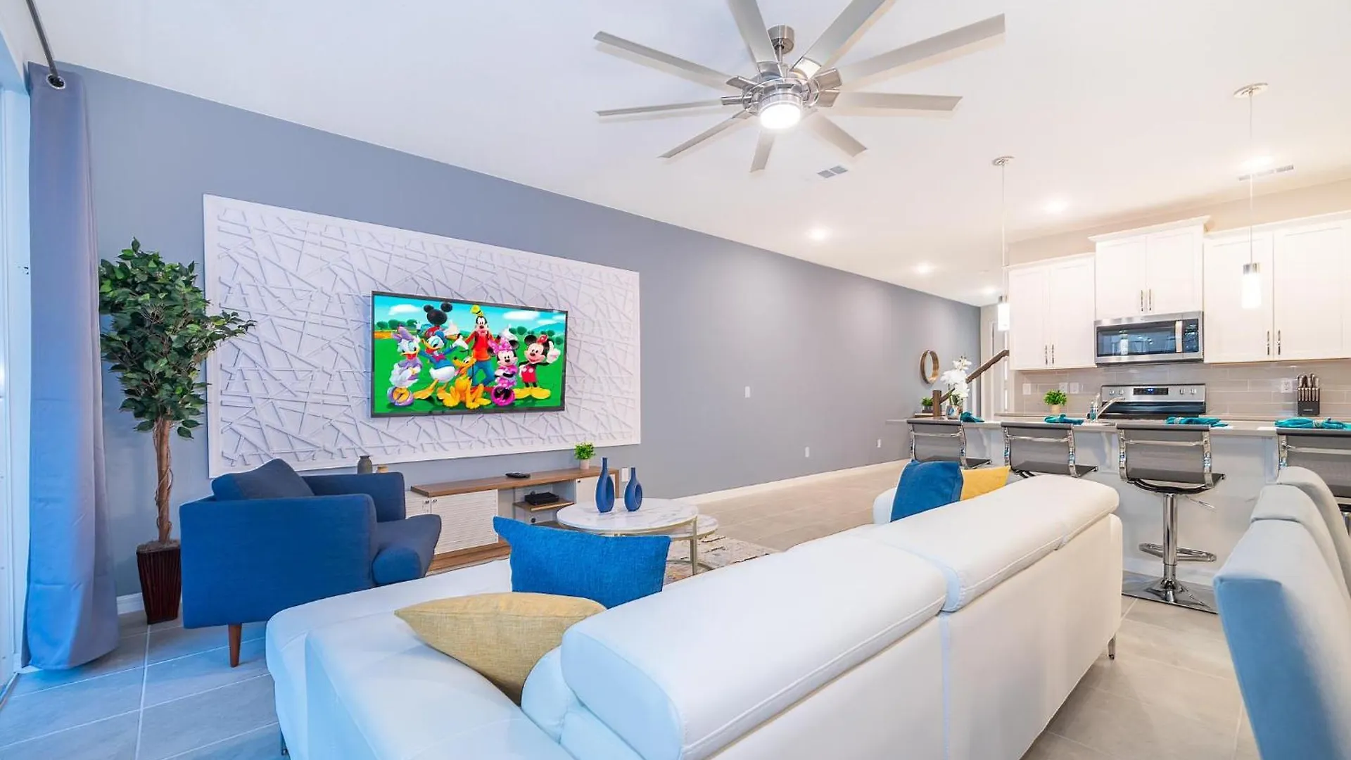 1848aa Townhouse 5 Bed/4.5 Ba 基西米