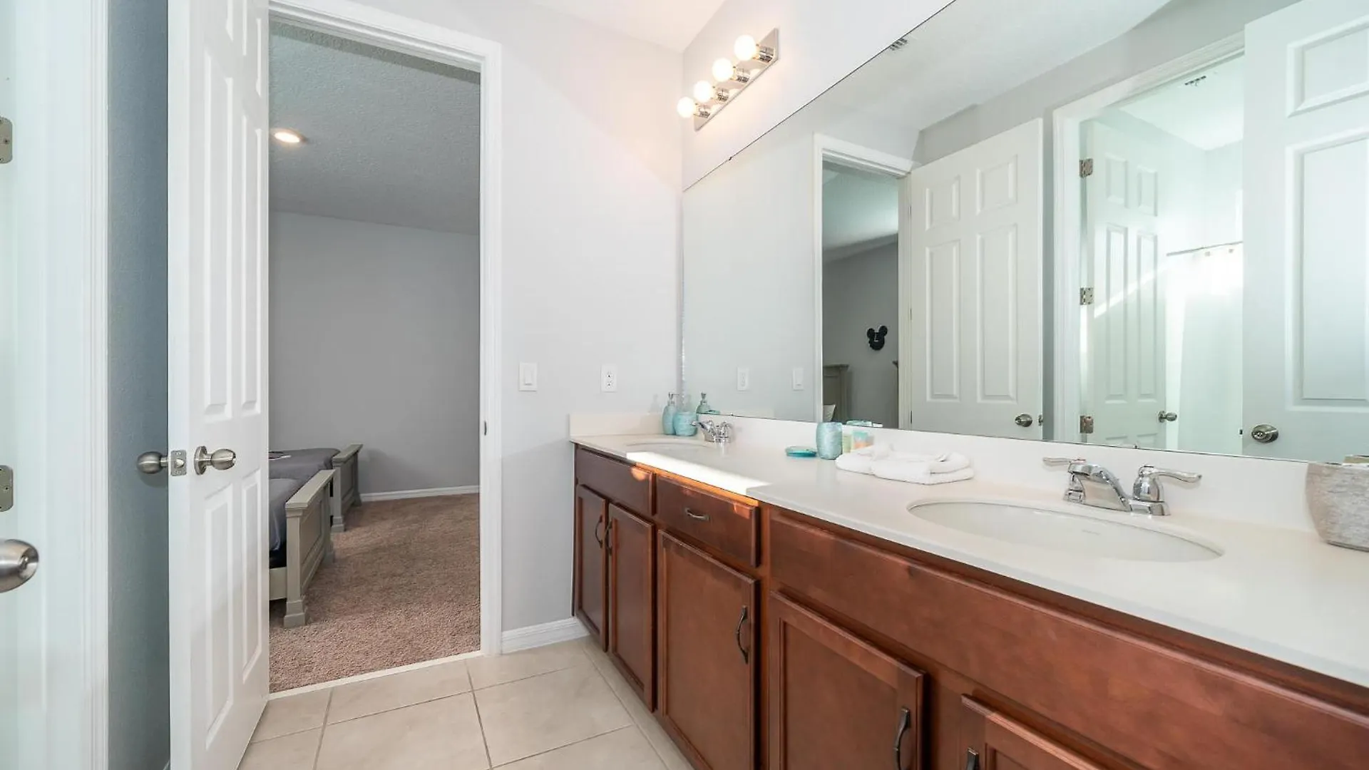 1737ia 5 Bed/5 Ba Holiday home *