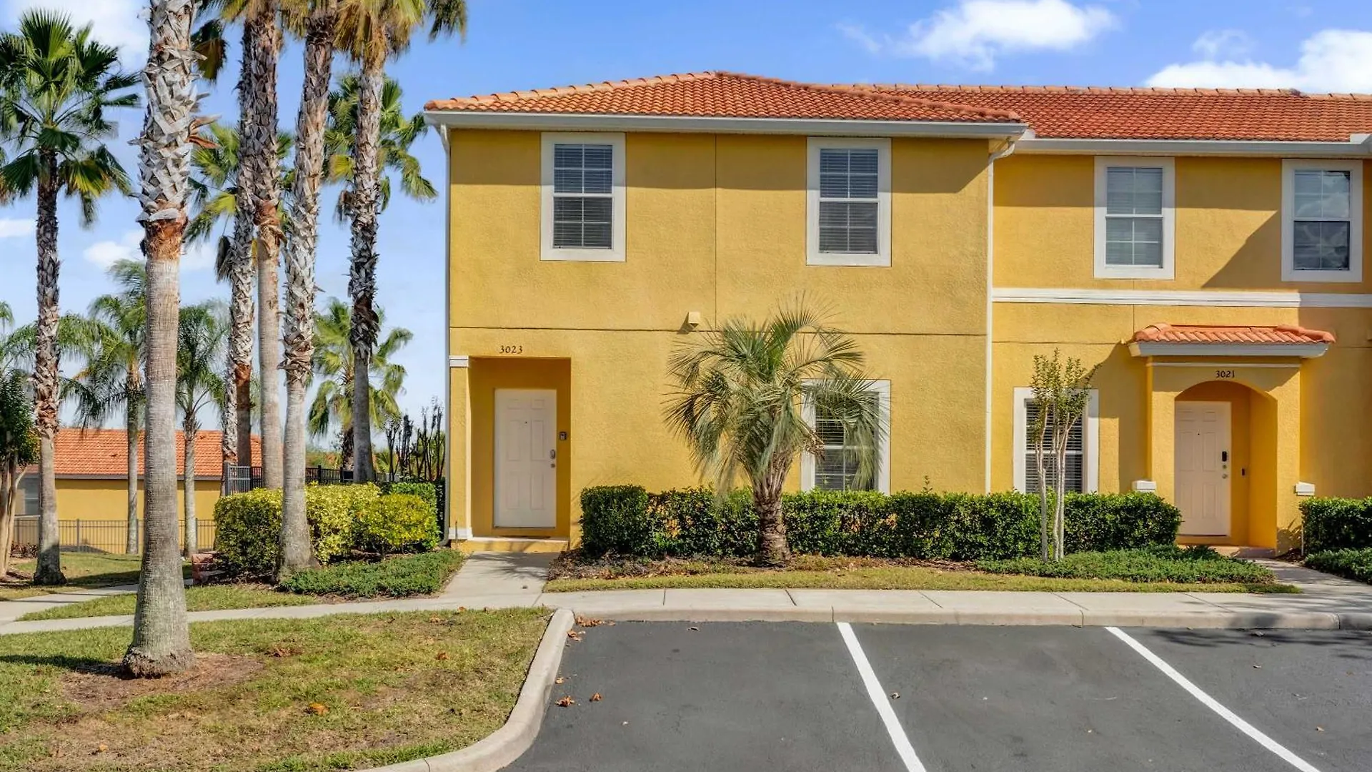 Upstay Spacious 3br W Access & Private Hot Tub Holiday home
