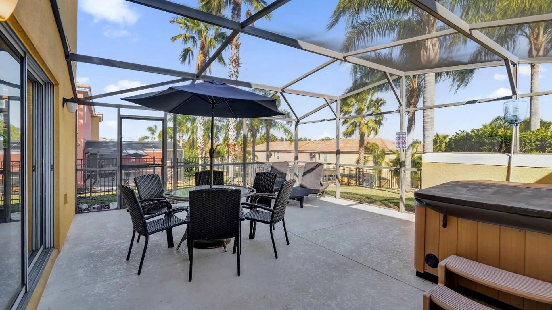 Upstay Spacious 3br W Access & Private Hot Tub