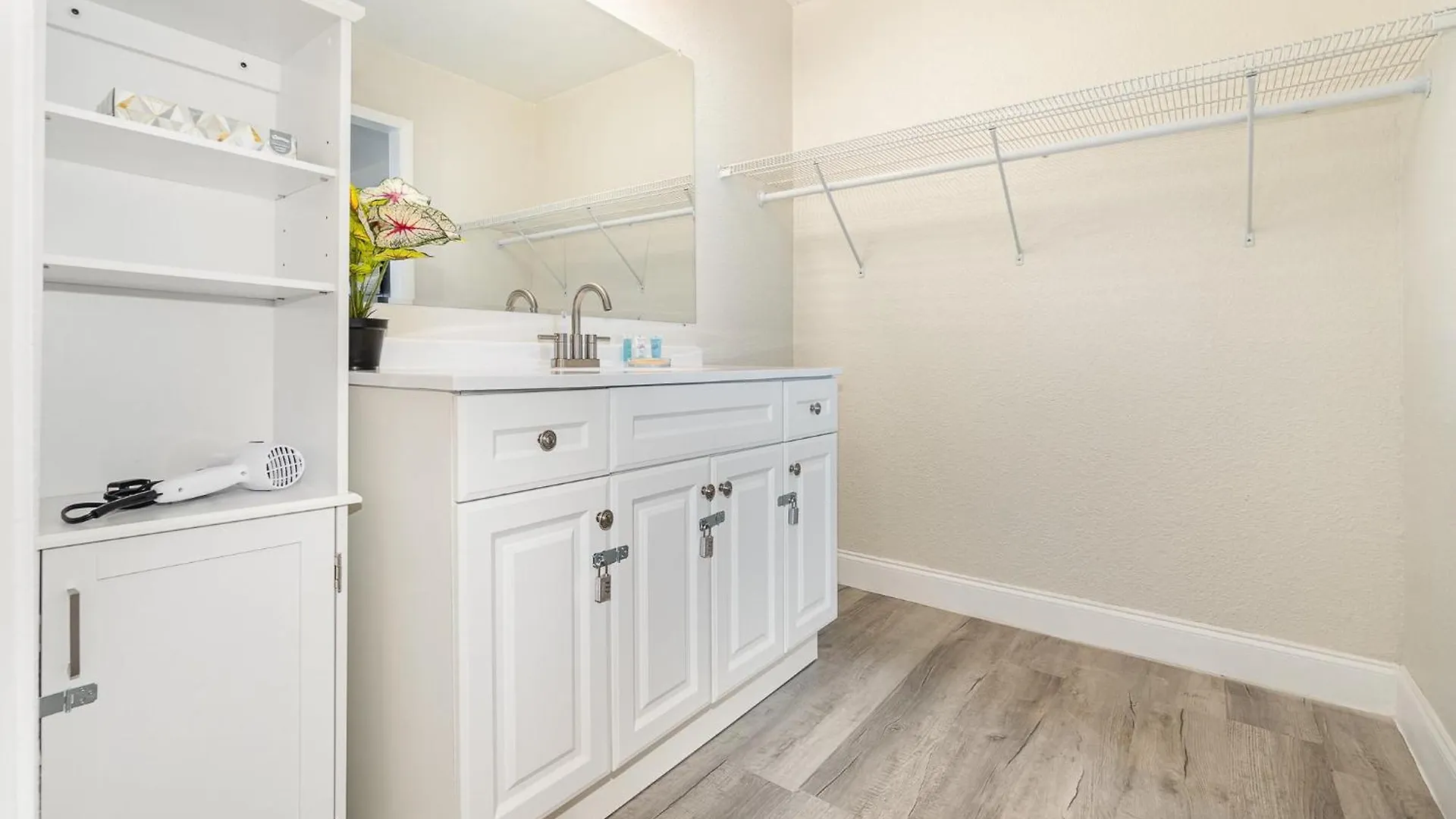 Charming Suite: Smart Tv, Modern Amenities & Pool Access * Kissimmee