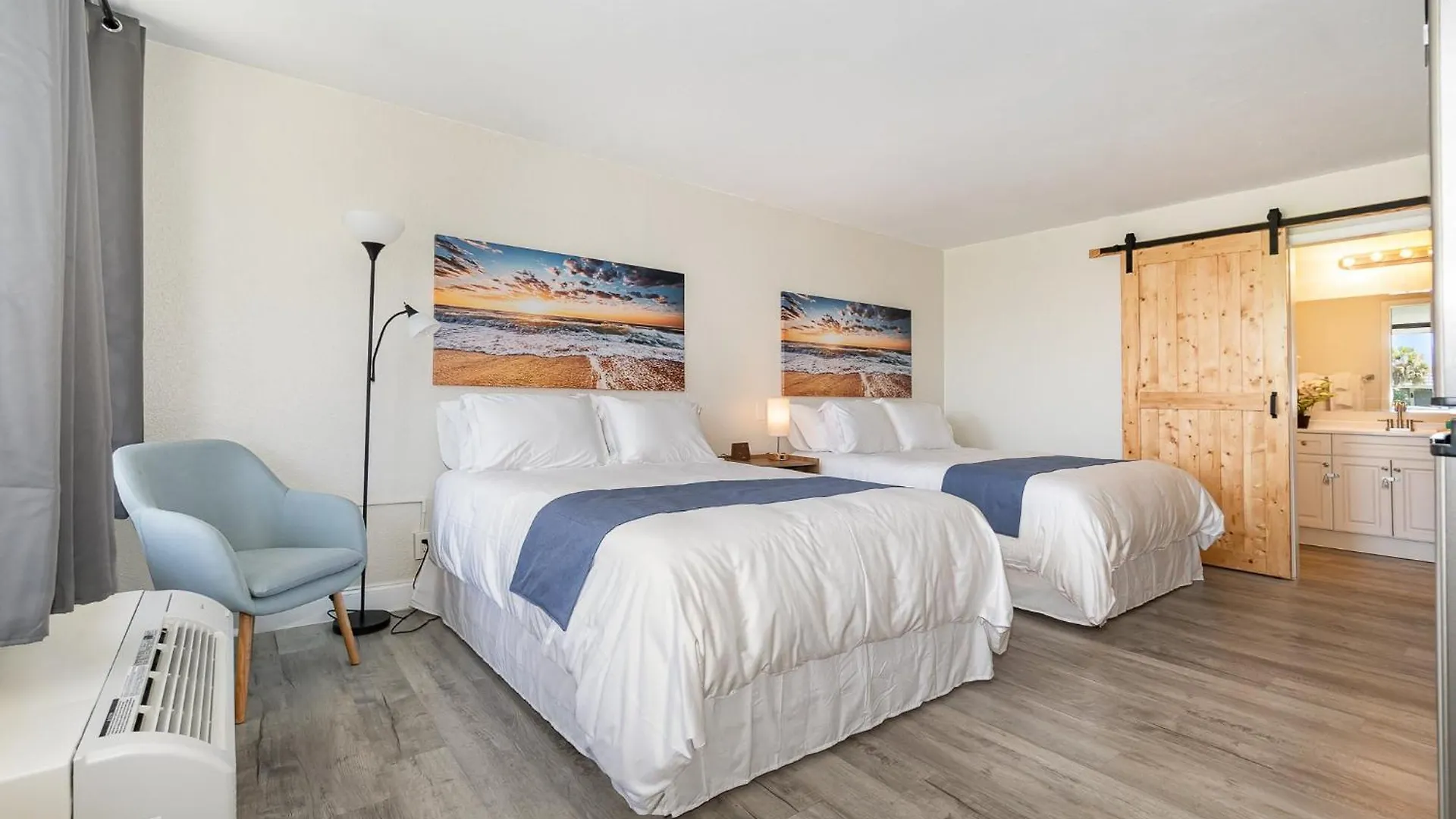 Charming Suite: Smart Tv, Modern Amenities & Pool Access Holiday home