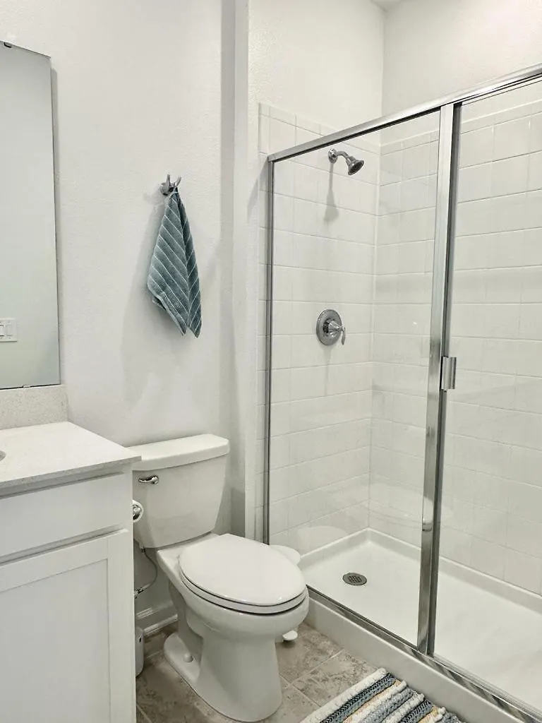 Incredible 3 Bedroom Close To 326