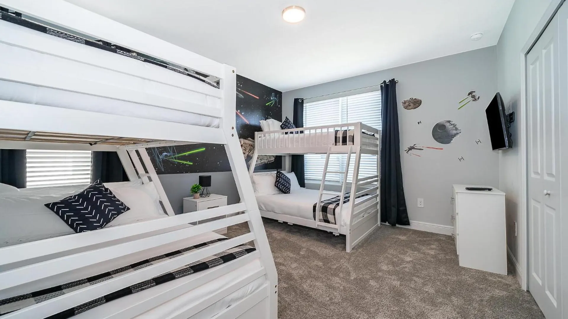 4338je 5 Bed/5 Ba