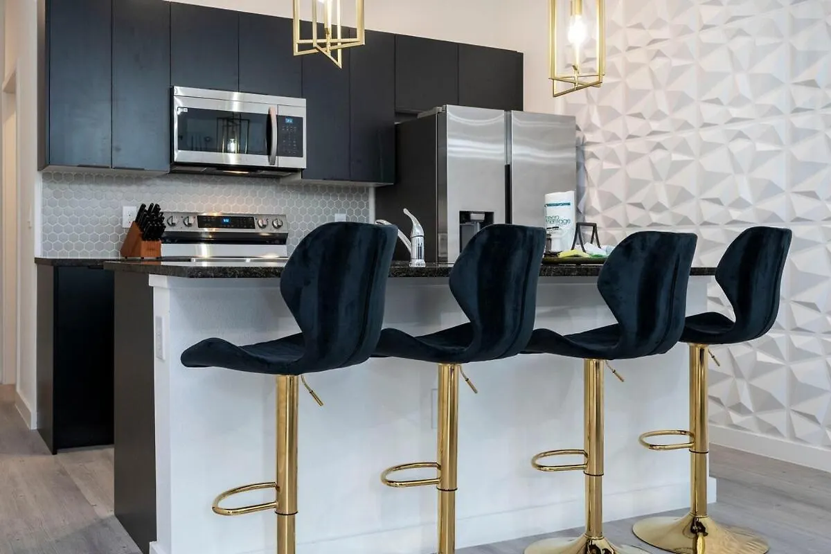 Modern 3br Near W Luxe Clubhouse Pool *